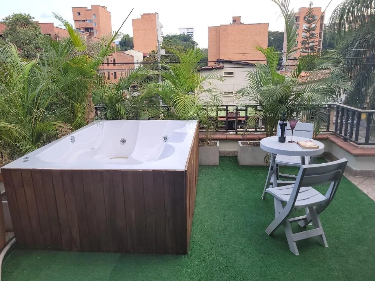 The Emerald, Medellin location